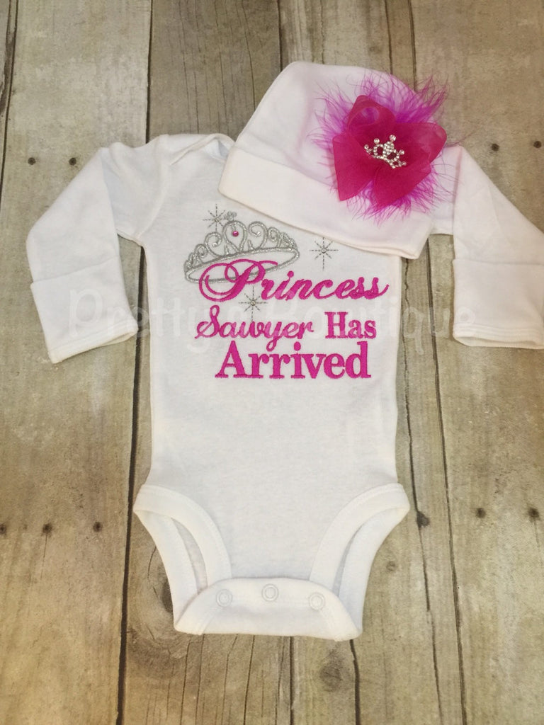 The Princess has arrived personalized shirt or bodysuit and hat set.  Perfect for hospital or coming home outfit - Pretty's Bowtique